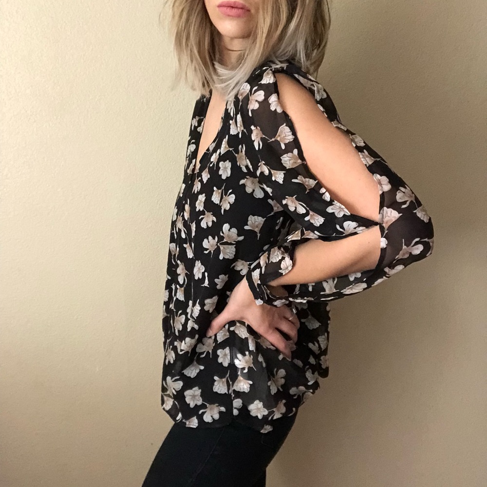 {Lucas} open slit sleeve blouse